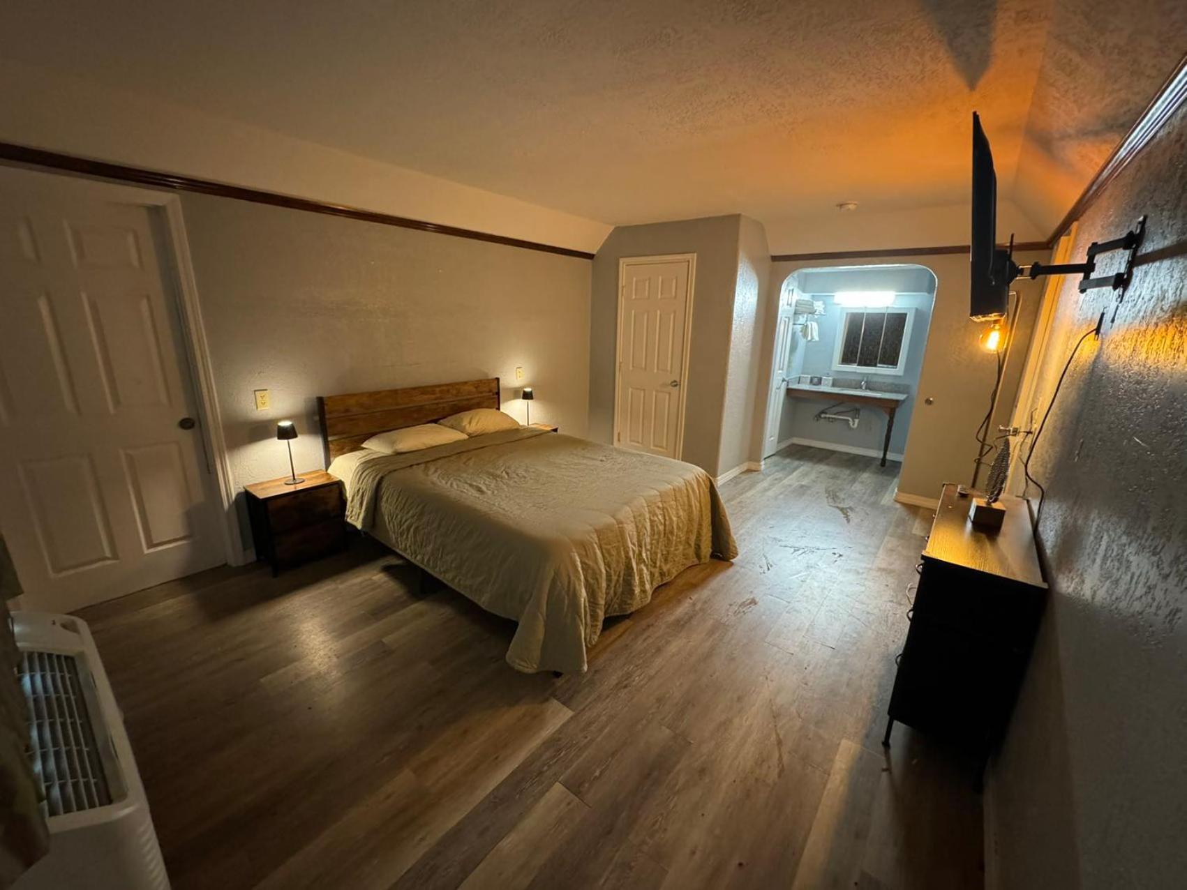 Bo Hotel Canadian Courts Extérieur photo